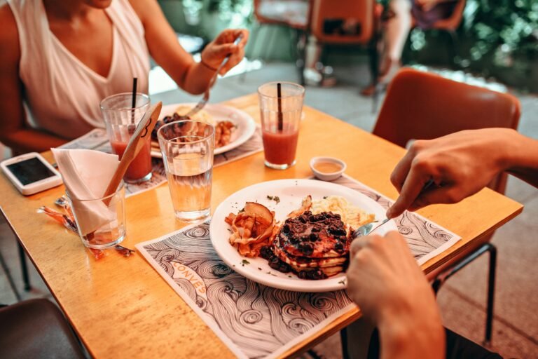 how-to-eat-out-blood-sugar-restaurant-tips.jpg